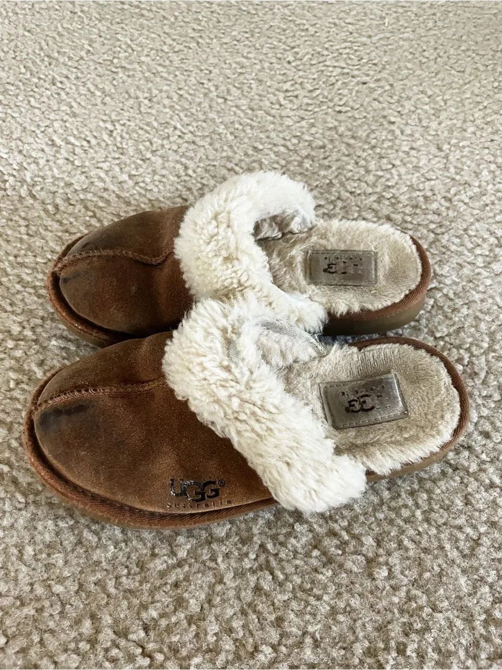 UGG Australia Kids’ Shearling Comfortable Slippers Size 1 Winter Cozy Leather